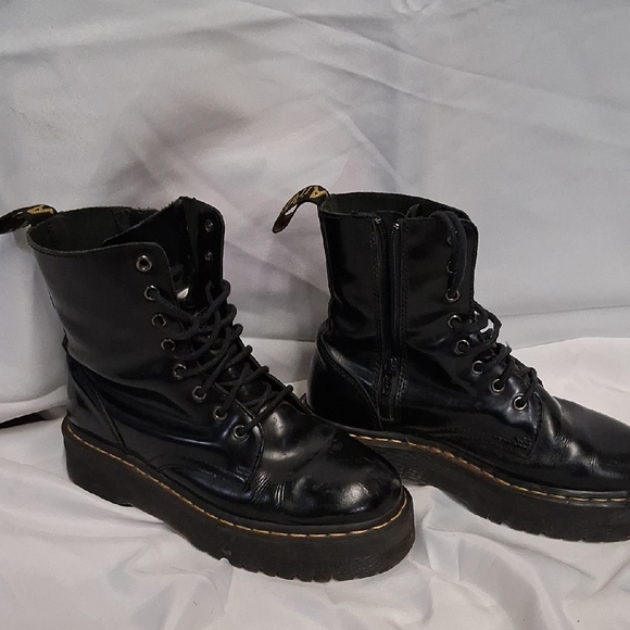 Jadon Dr Martens Chunky Boots Men Sz. 8.5- Women Sz. 10